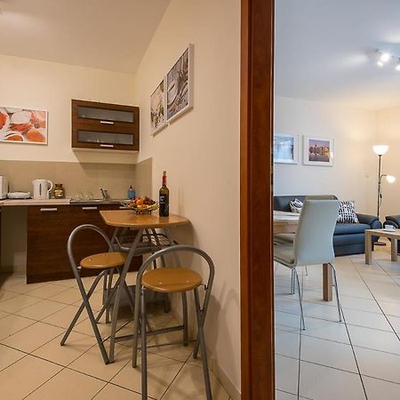 Apart. Grabiszynska - Parking Included Wroclaw Ngoại thất bức ảnh