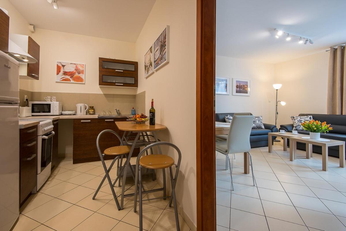 Apart. Grabiszynska - Parking Included Wroclaw Ngoại thất bức ảnh